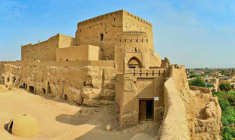 نارین قلعه میبد