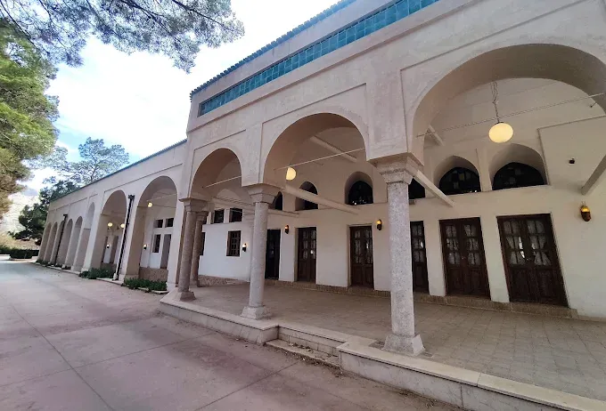 موزه نفت سوز ها (عمارت کنسولگری انگلیس)