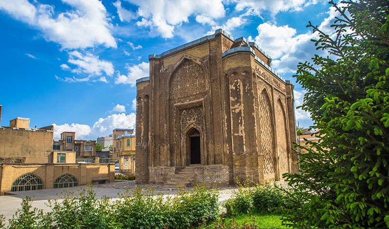 گنبد علویان 