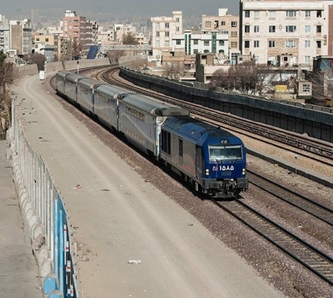 ایستگاه راه‌آهن عشق‌آباد