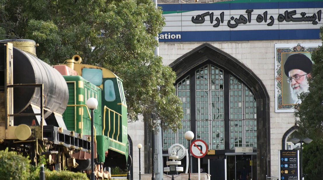 ایستگاه راه آهن اراک