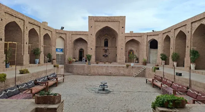 کاروانسرای شاه عباسی سرایان