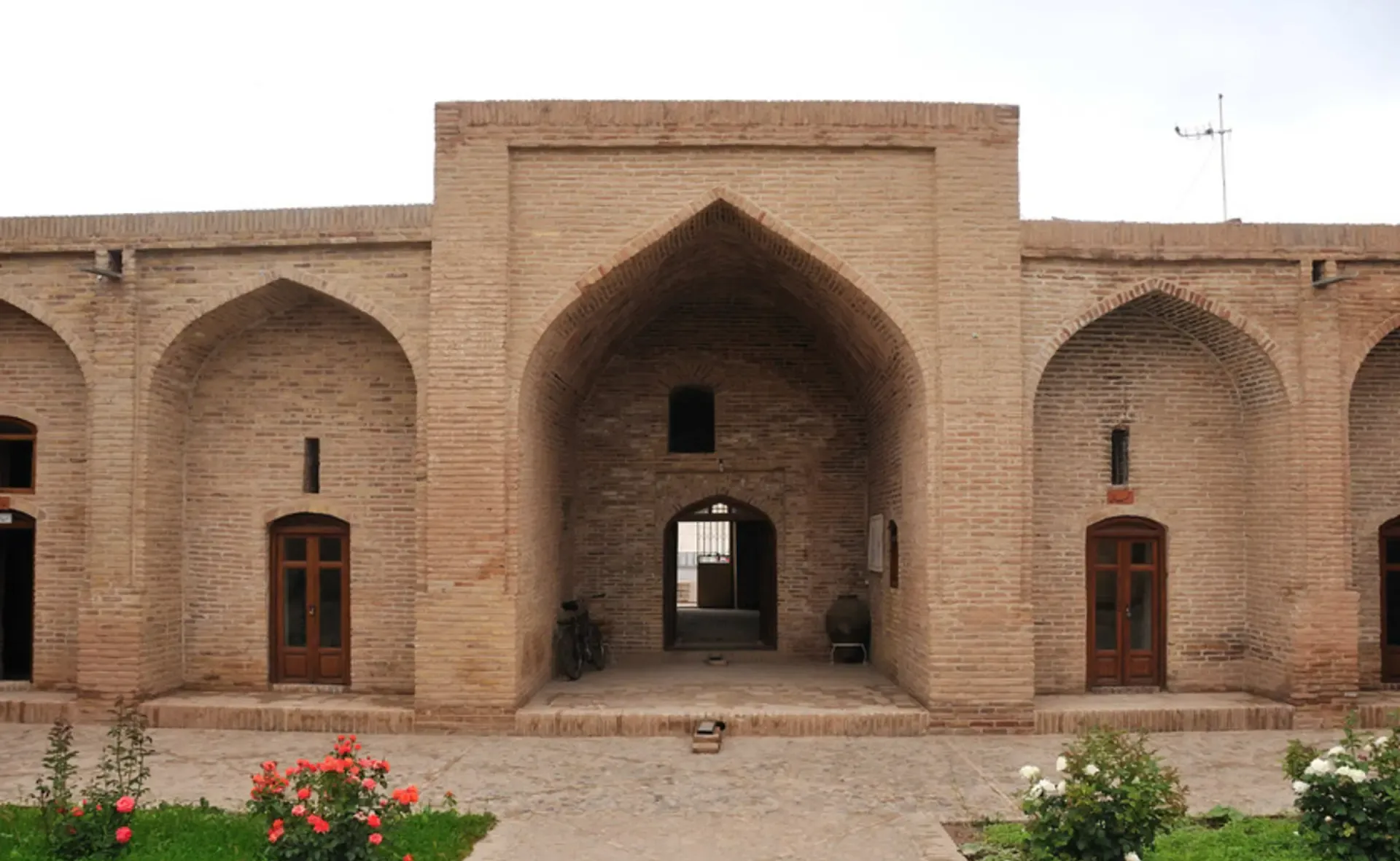 کاروانسرای تاریخی جام (رباط جام)