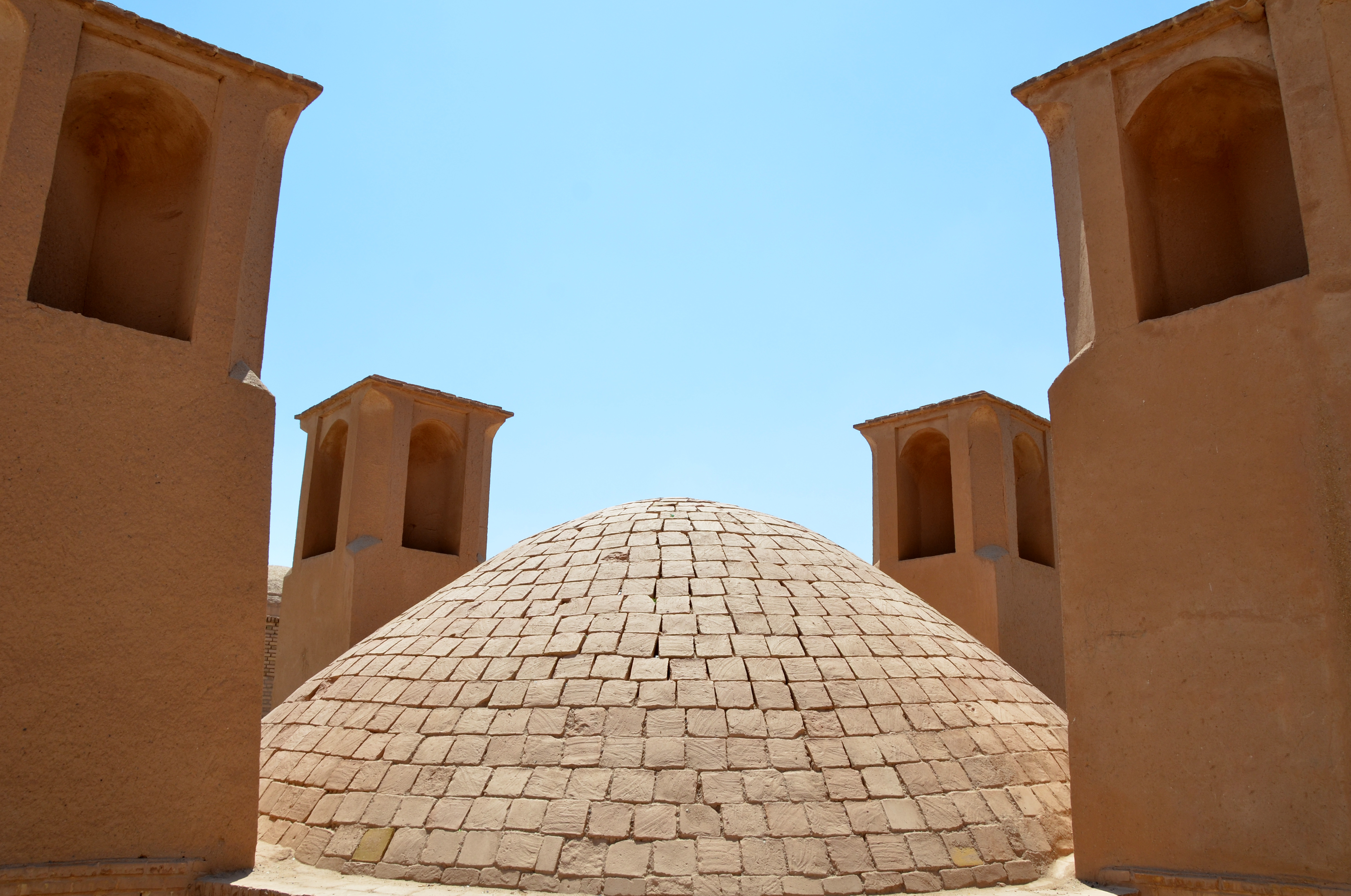 آب انبار تاریخی شریعت (حسینیه شریعت)