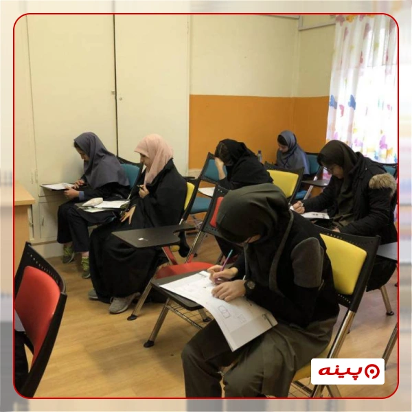 متوسطه دوره اول دخترانه شهدا در خیابان مرتضی زندیه 