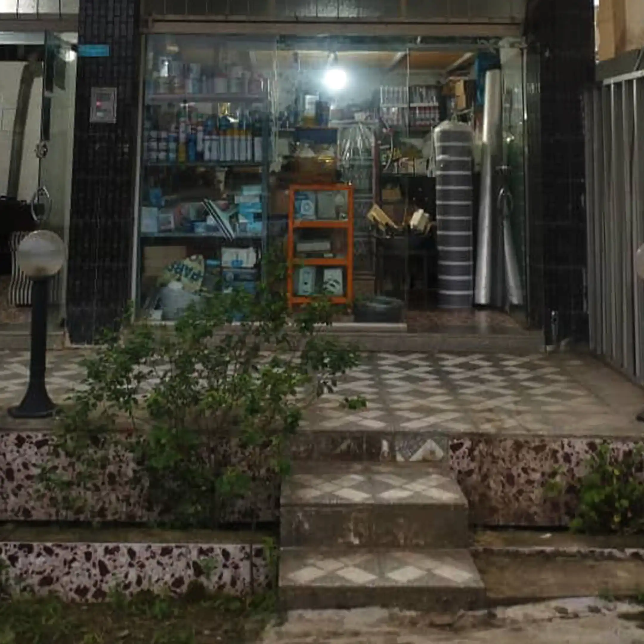 خرده فروشی زهری 