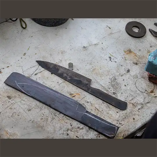 چاقوسازی خدایی
